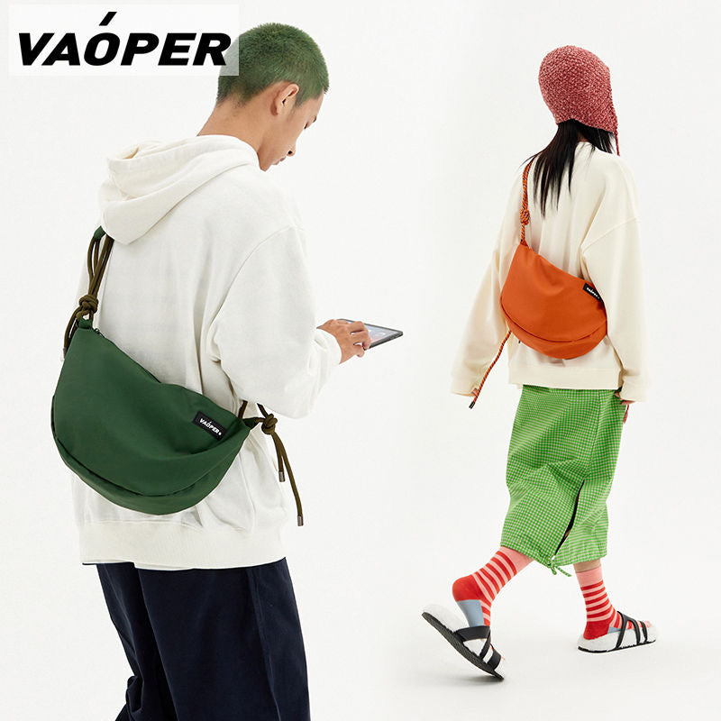 VAOPER: A casual bag in a trendy muted color