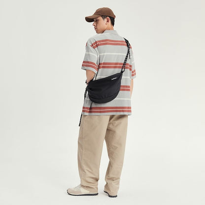 VAOPER: A casual bag in a trendy muted color